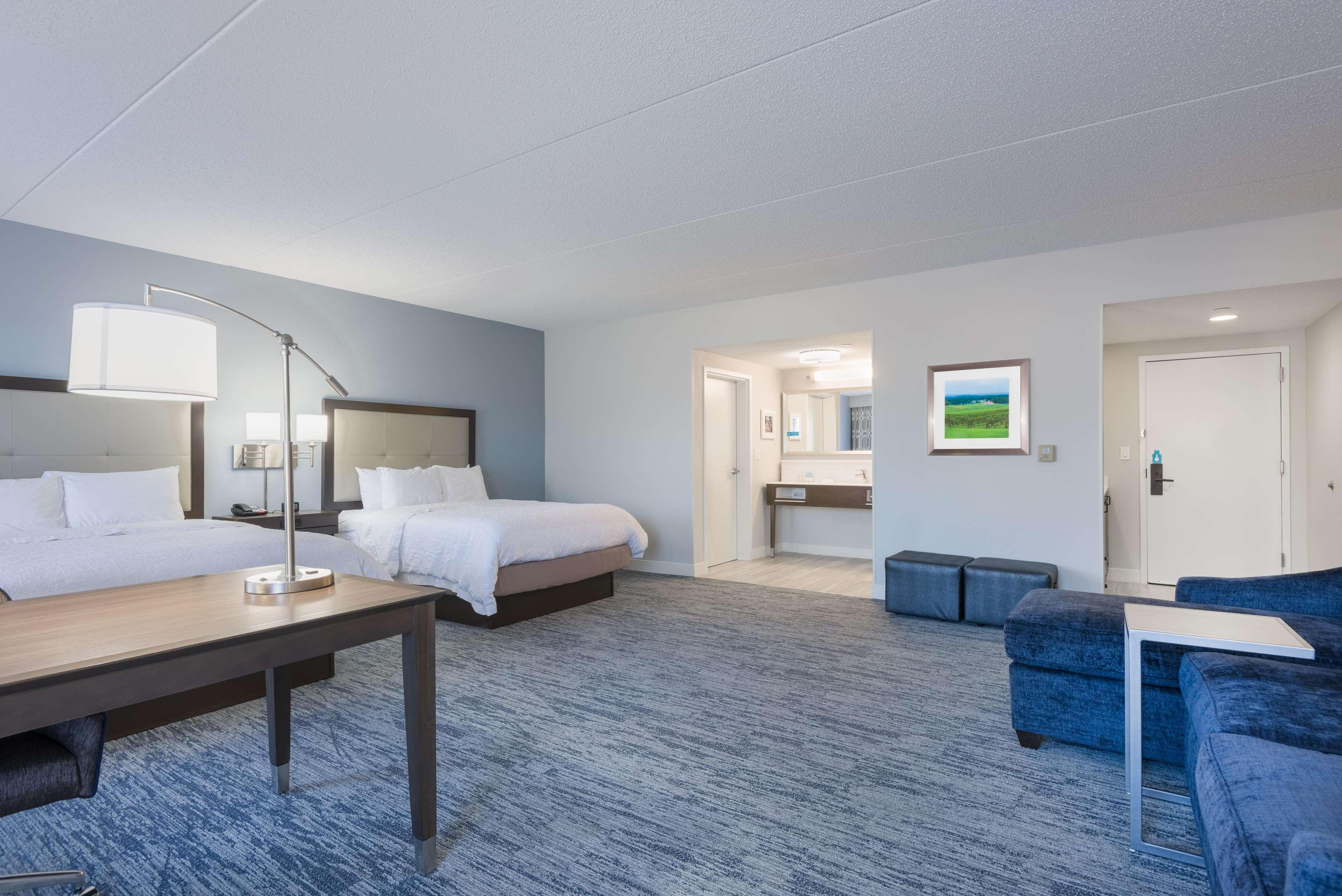 Hampton 3*