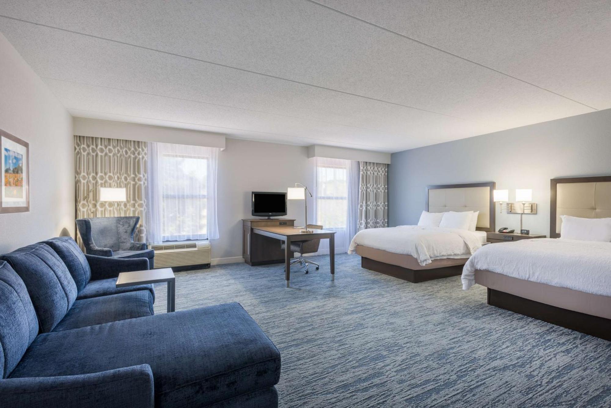 Hotel Hampton 3*