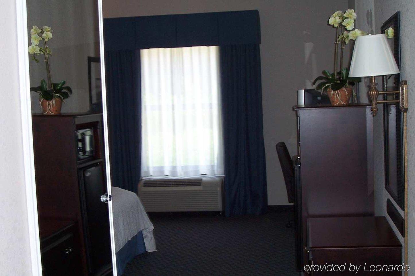 Hotel Hampton 3*