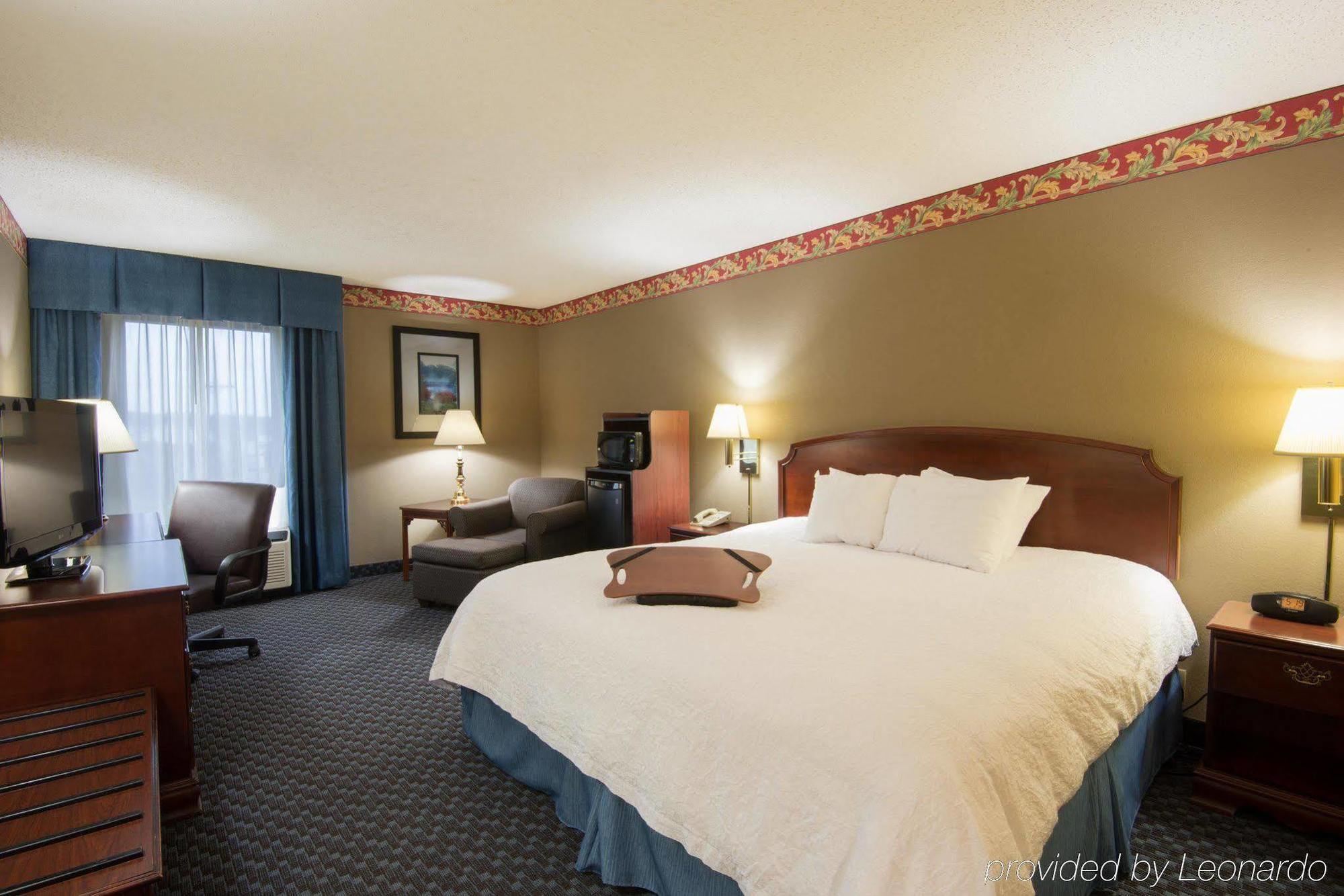 Hampton 3*